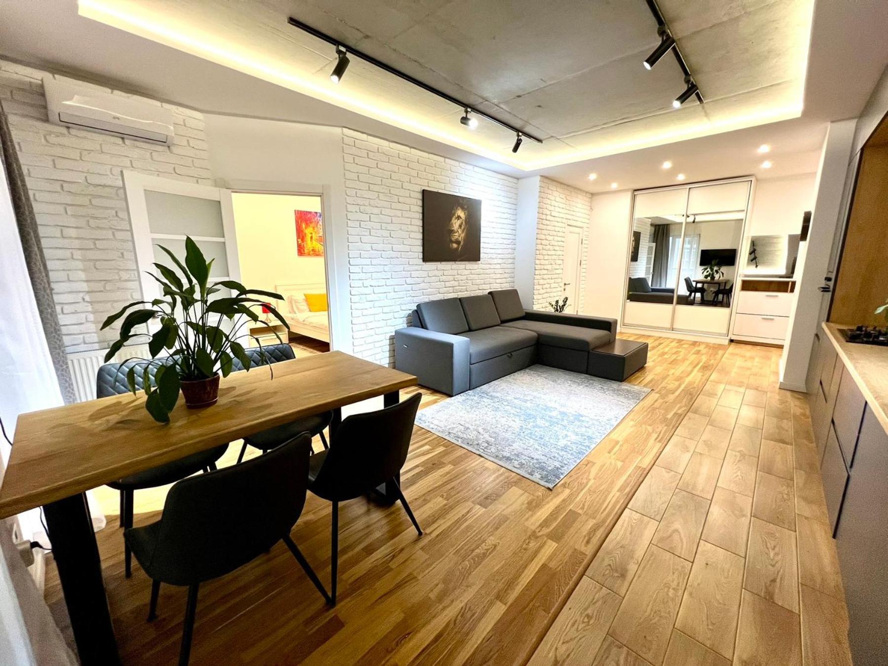 Osapart Ideal Apartment In The Complex Great Britain Leópolis Exterior foto